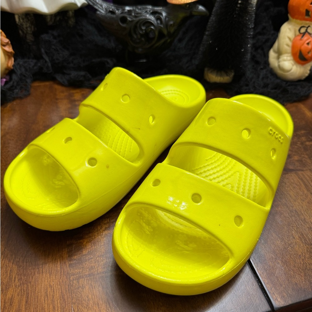CROCS Women’s Bright Yellow Slide Sandals Size 8